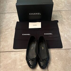 100% Authentic Chanel Women's Patent Black Calfskin Ballerina Shoe Loafer size38